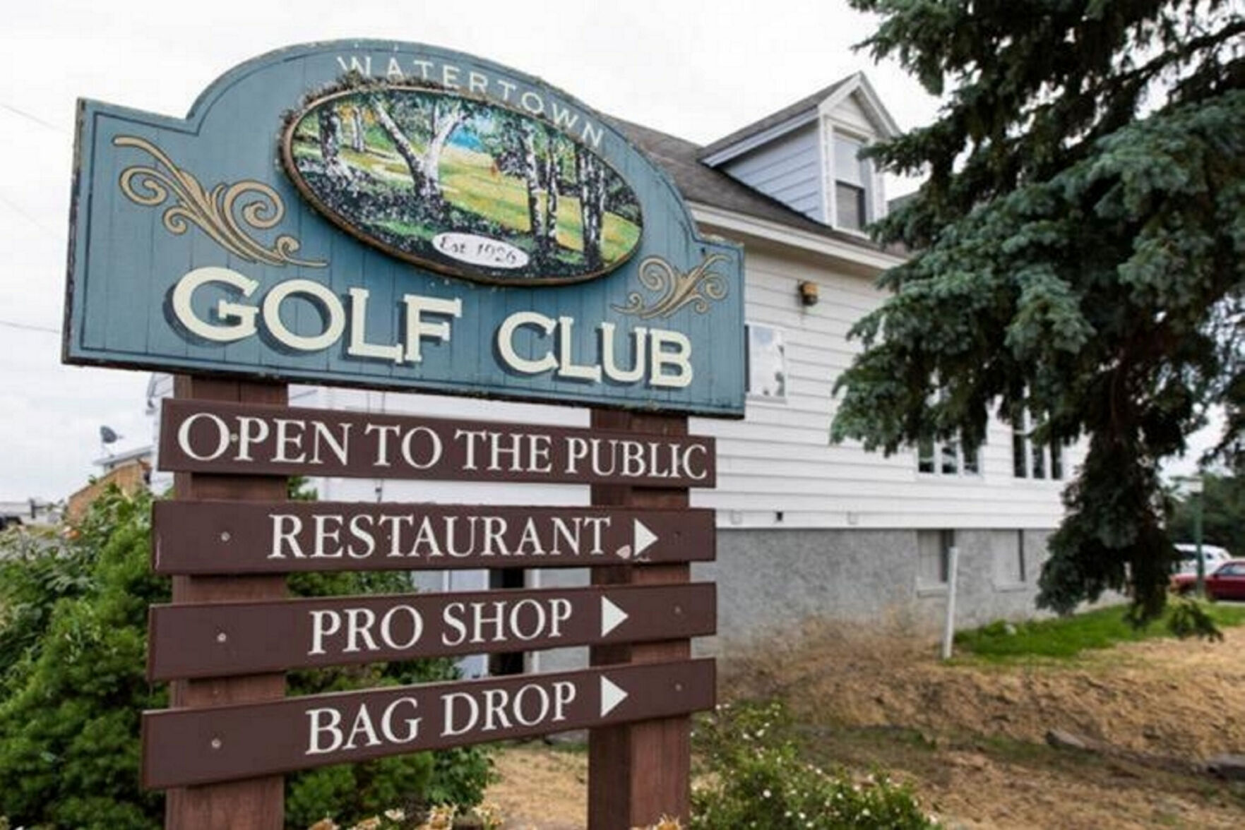 Officials tour Watertown golf club